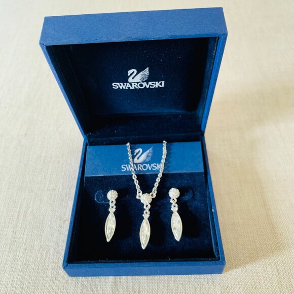 Swarovski Crystal Ivory Nanette Earrings & Necklace Set – Boxed with Certificate - Picture 2 of 6